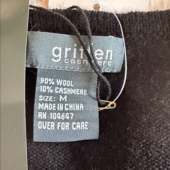 GRIFFEN: Women’s Black and Gray Striped wool & Cashmere Sweater - Picture 7 of 7